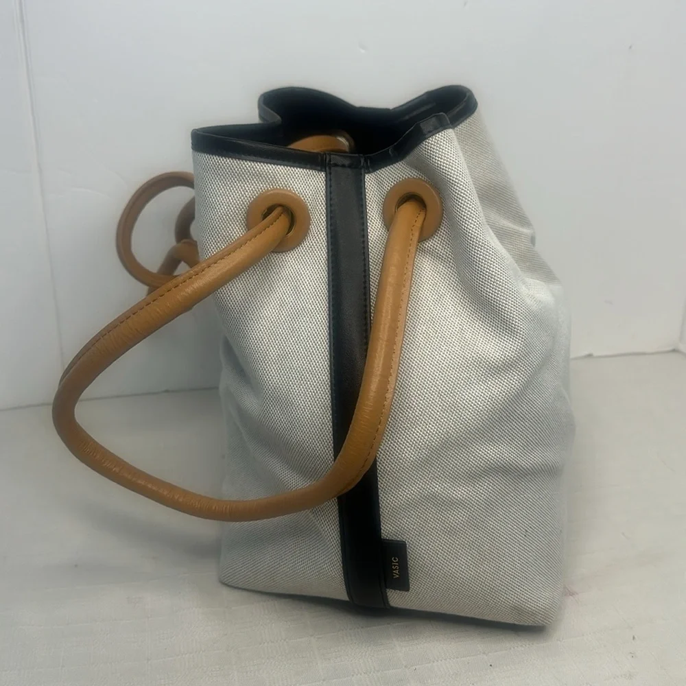 VASIC New York Canvas Bucket Bag